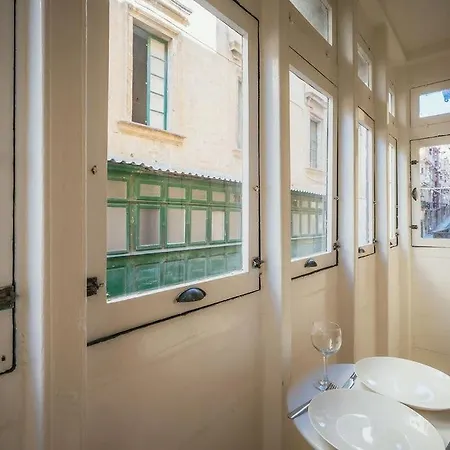 Appartement Charming 2-bedroom In The Heart Of La