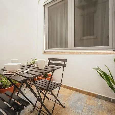 Charming 2-bedroom In The Heart Of La Lägenhet *