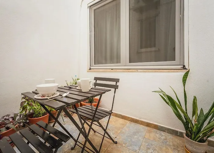 Charming 2-bedroom In The Heart Of La Lägenhet *