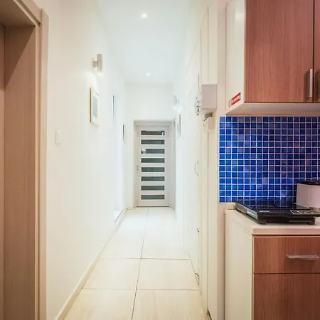 Apartment Charming 2-bedroom In The Heart Of La *