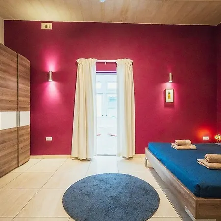 Charming 2-bedroom In The Heart Of La Apartment Valletta