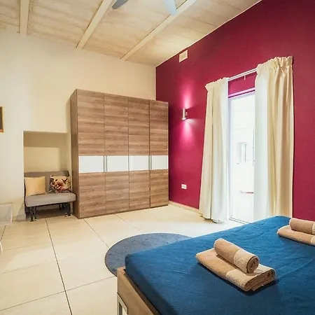 Charming 2-bedroom In The Heart Of La * Валетта