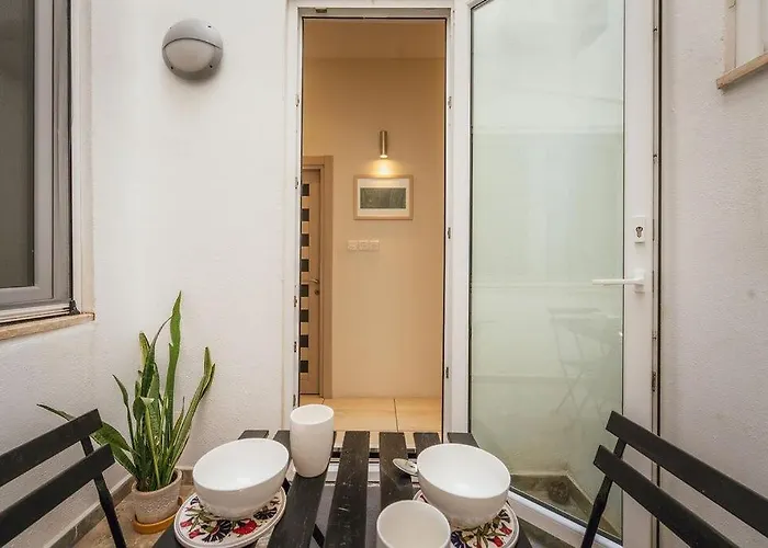 Charming 2-bedroom In The Heart Of La Апартаменты Валетта