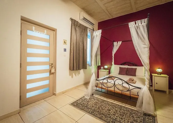 Charming 2-bedroom In The Heart Of La * Валетта