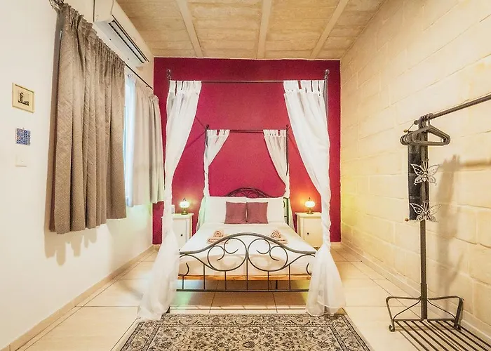 Апартаменты Charming 2-bedroom In The Heart Of La *