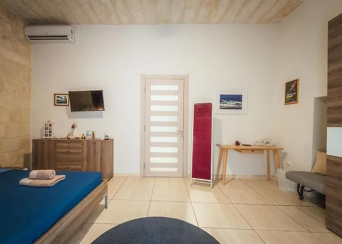 Апартаменты Charming 2-bedroom In The Heart Of La *