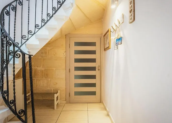 Апартаменты Charming 2-bedroom In The Heart Of La Валетта