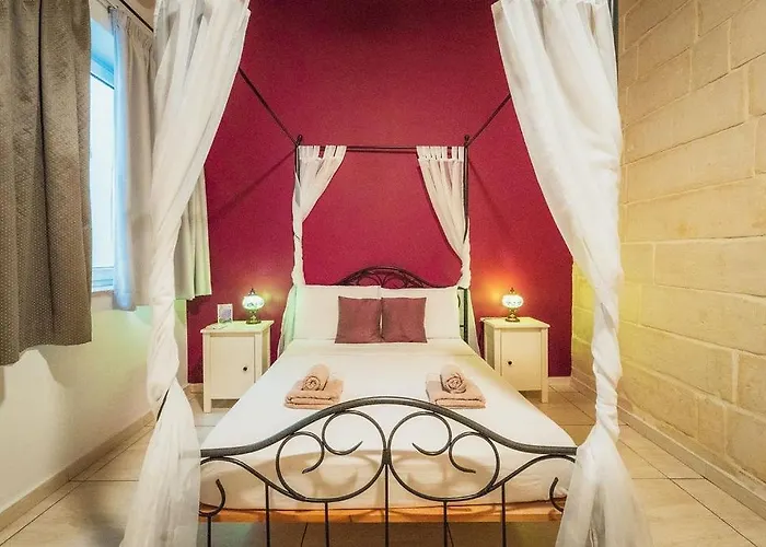 Апартаменты Charming 2-bedroom In The Heart Of La *