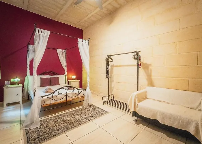 Charming 2-bedroom In The Heart Of La Апартаменты Валетта